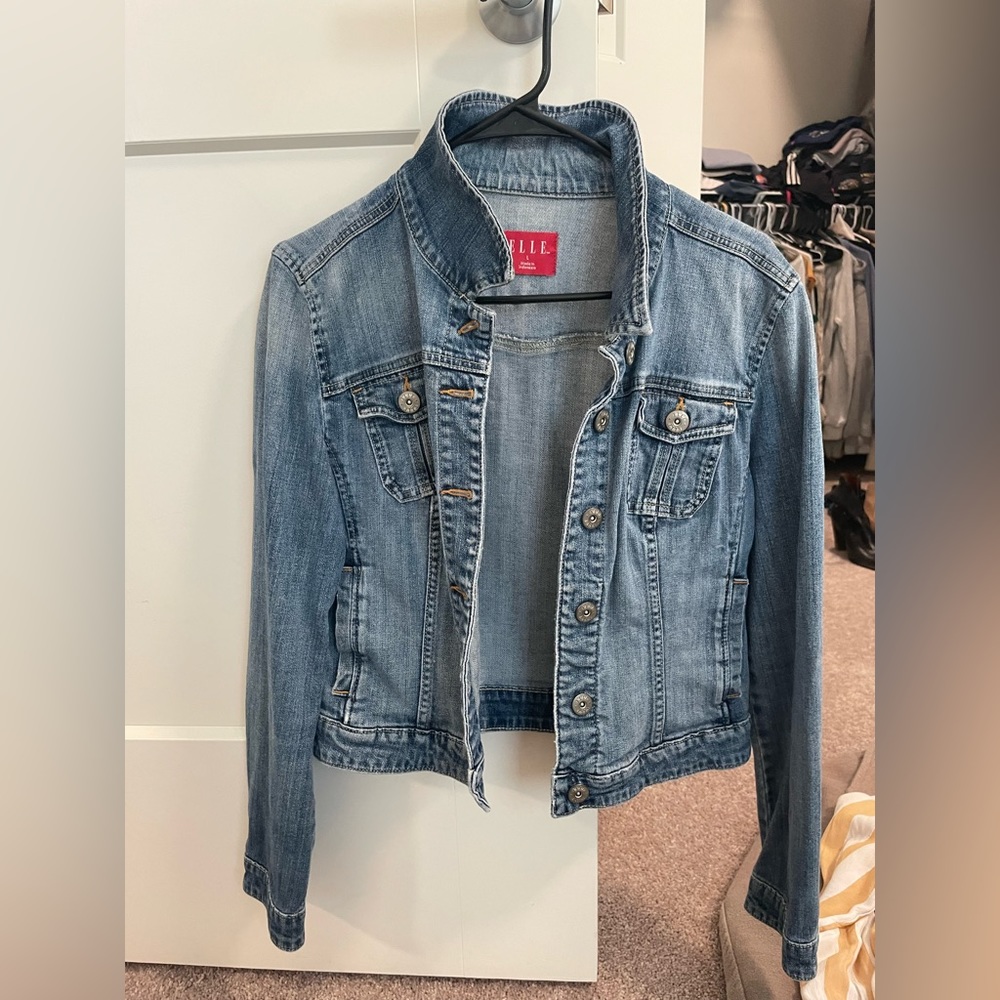ELLE jean jacket. In good condition. Listed as large but fits a small/medium.